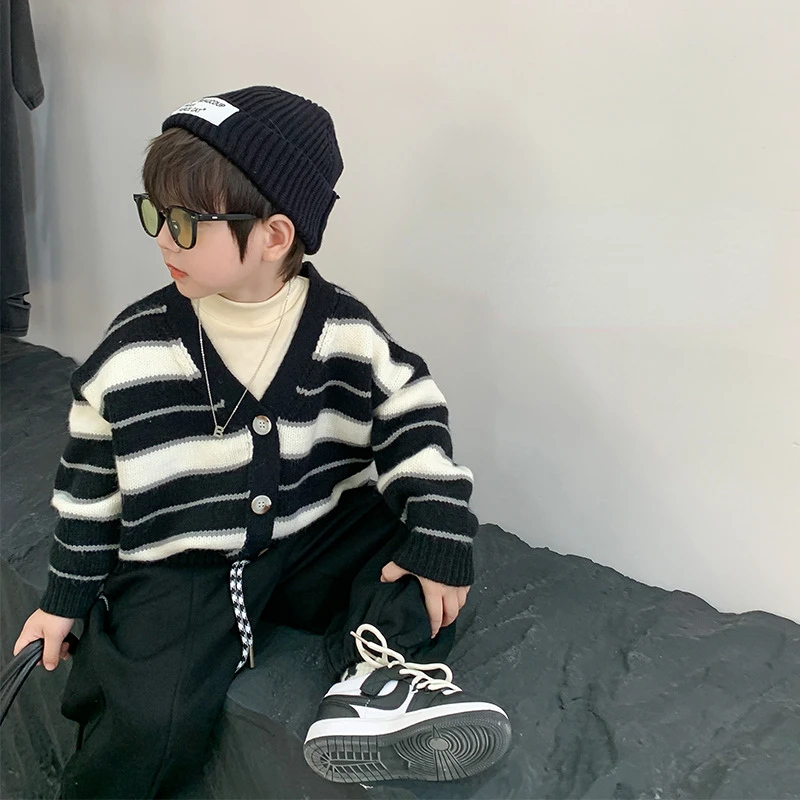 

Kids Sweaters Fashion Striped Knitwear Coats Boys and Girls V-Neck Flocking Cardigans Knit Sweater Baby Girl Winter Clothes
