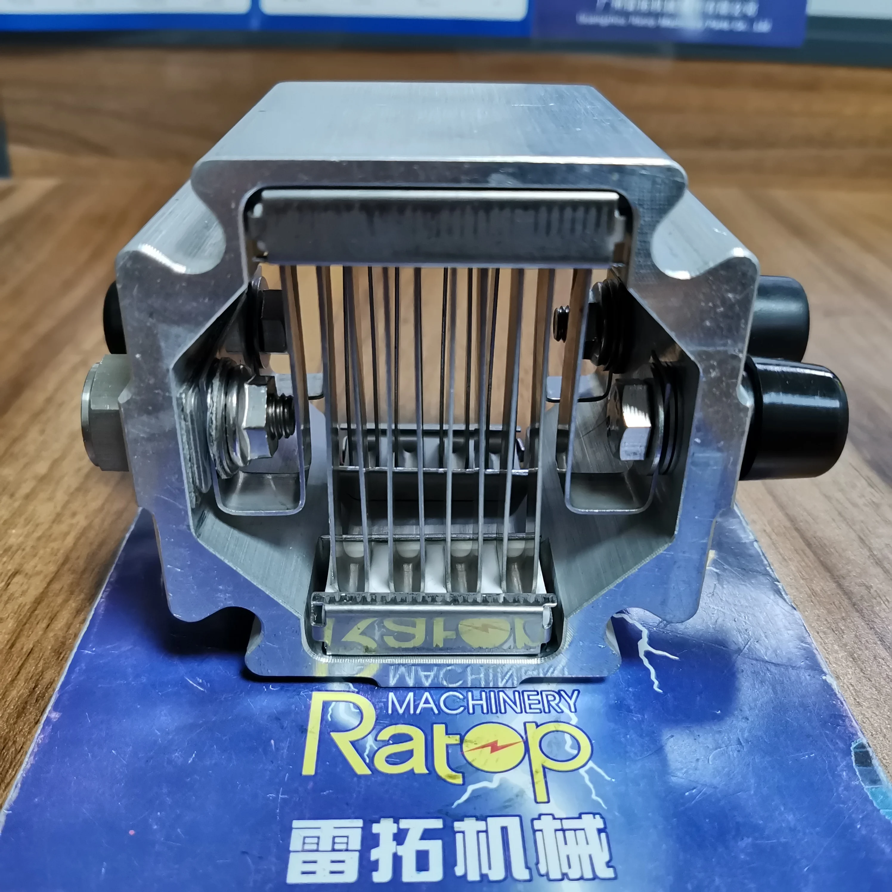 

Деталь экскаватора EC210B EC240B EC290B нагреватель двигателя VOE 20758403 20758403