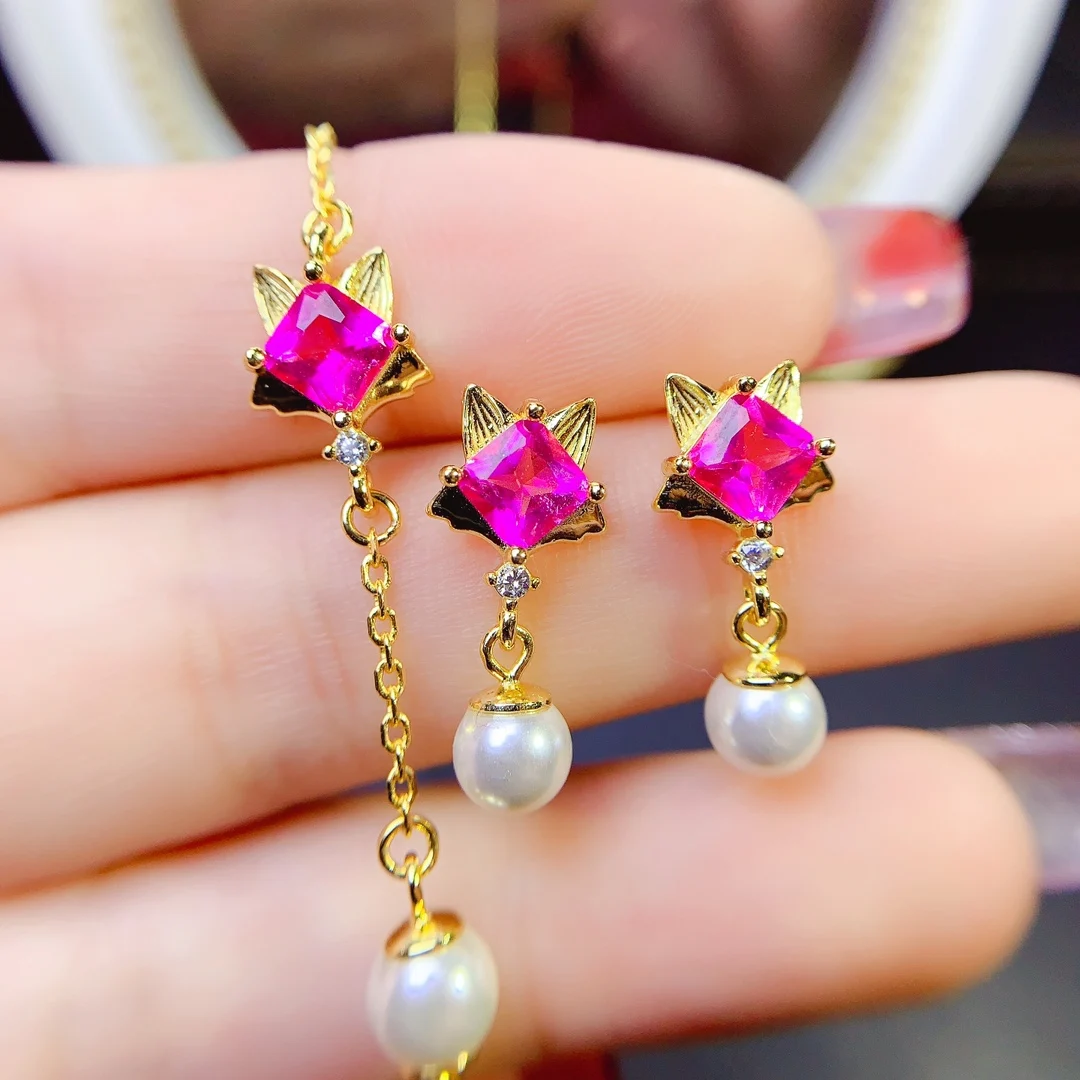 

Женский ювелирный комплект из серебра 925 пробы с натуральным топазом