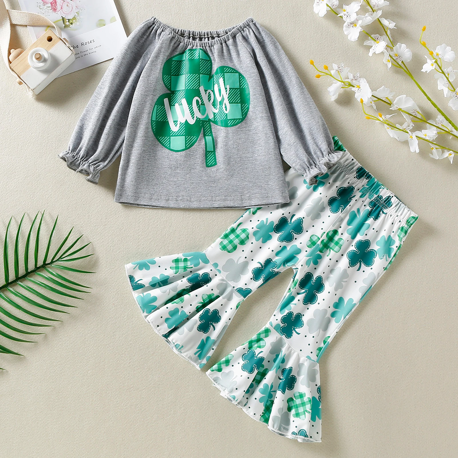 

Детские Топы с длинным рукавом и буквенным принтом для маленьких девочек, расклешенные брюки с четырехлистным клевером, комплект детской о...