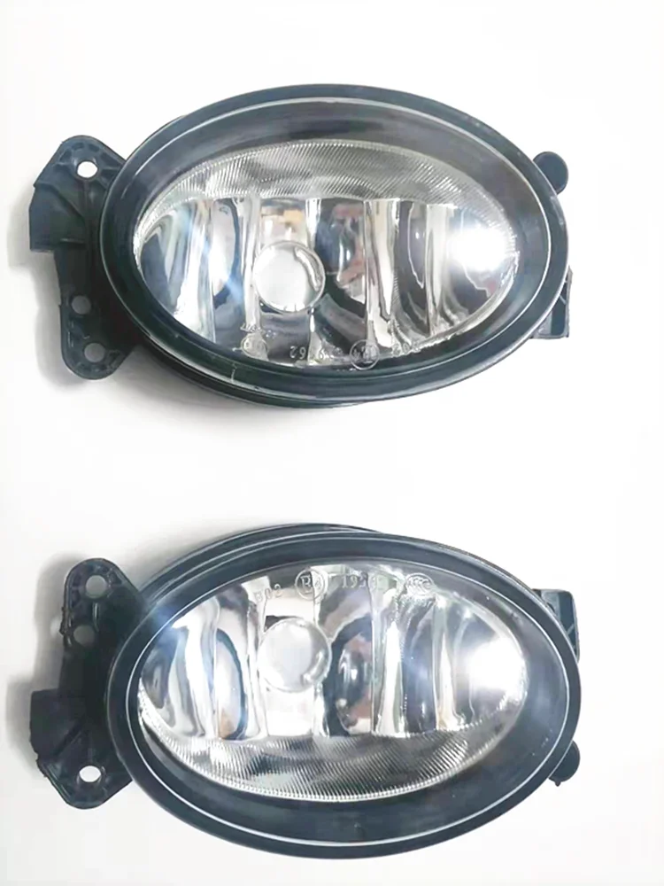 

OE; A1698201556 A1698201656 Left or Right Front Fog Lamps Suitable for Mercedes-benz W204 C230 C300 W211 E320 E350 W251 R350