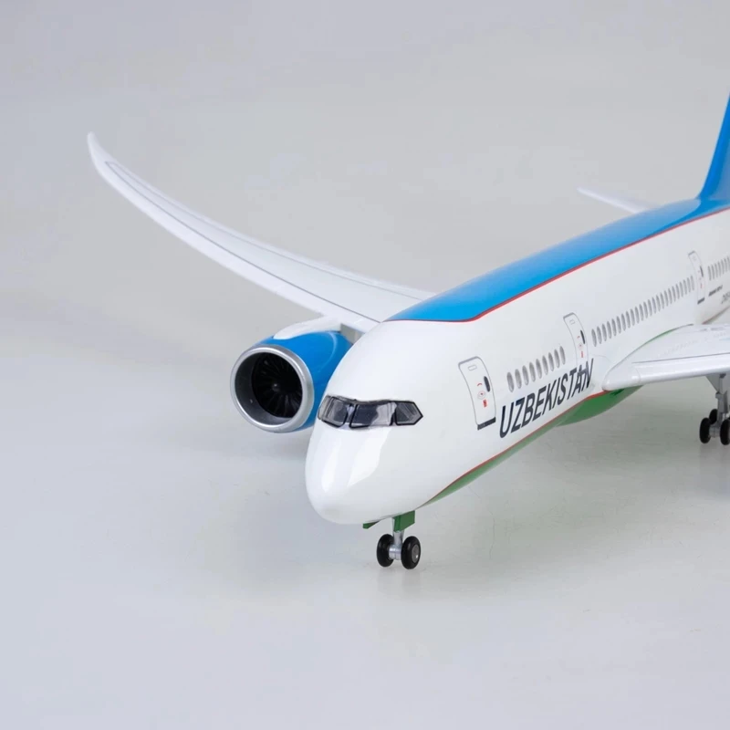 Фото 1:130 Масштаб 47 см Модель Литая под давлением Смола UZBEKISTAN Авиакомпания Самолет B787 Dreamliner Игрушечные самолеты со светодиодной подсветкой (сенсорный или звуковой контроль №4