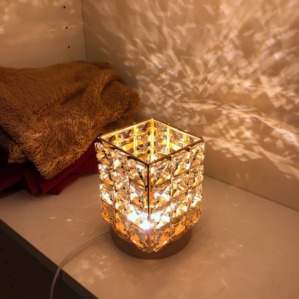 

Nordic Style Crystal Table Lamp USB Charging LED Modern Diamond Atmosphere Bedside Night Light Desktop Home Room Decor Lighting