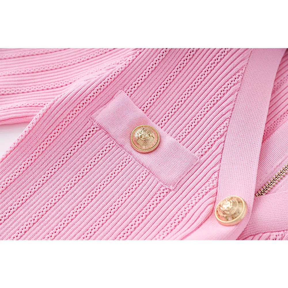 Женское трикотажное мини-платье на пуговицах с V-образным вырезом и коротким