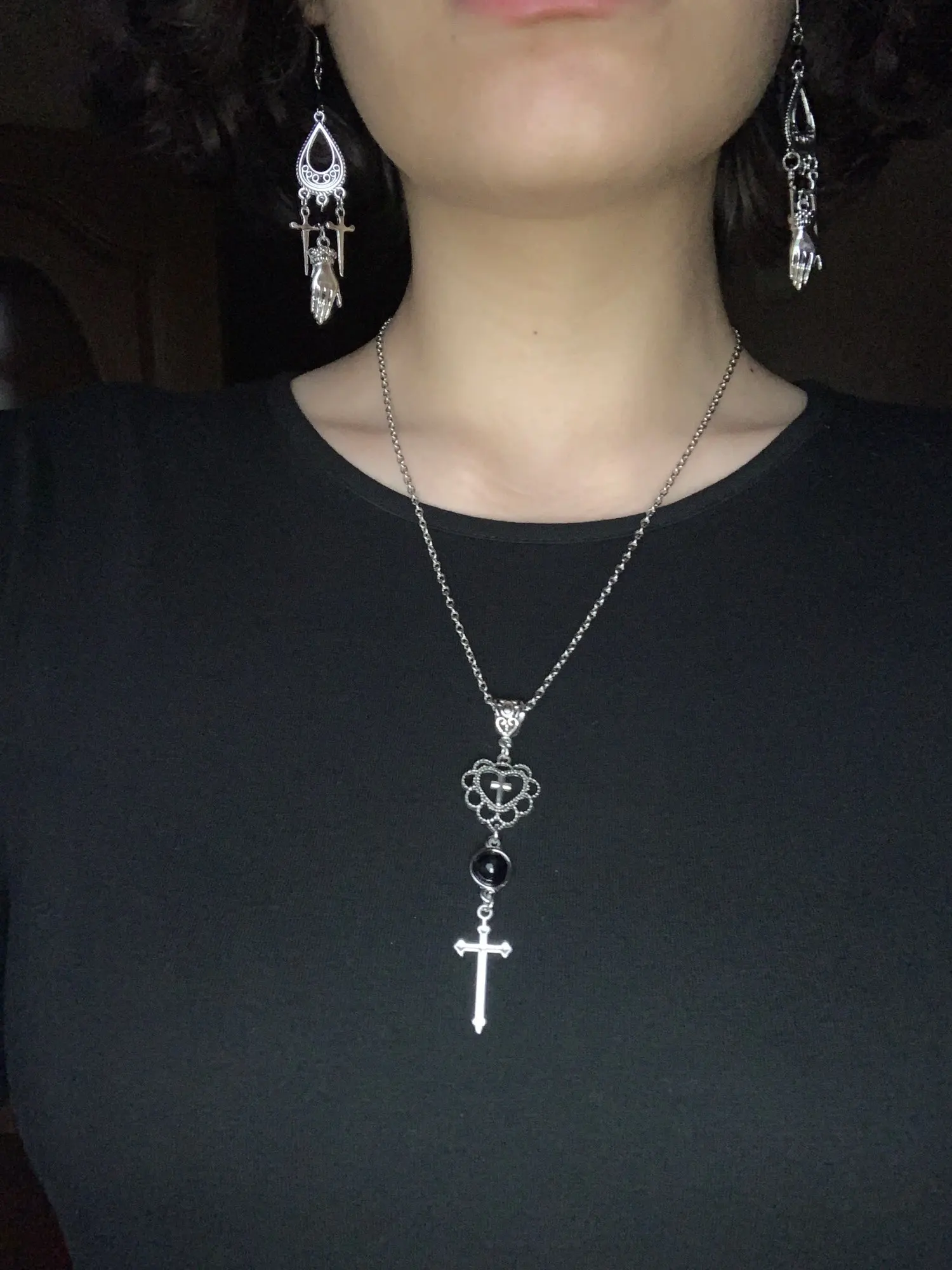 Новое ожерелье с крестом кулон оникс черный камень сердце крест готическое для