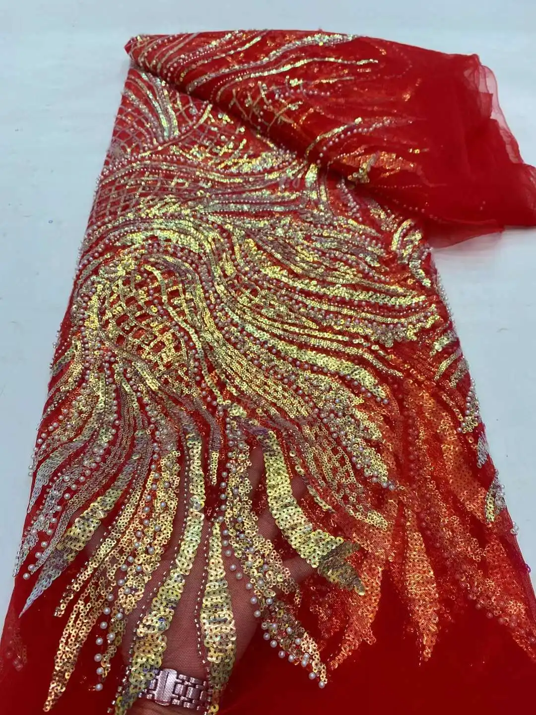 Нежная золотистая французская кружевная ткань с жемчугом и блестками Тюлевая