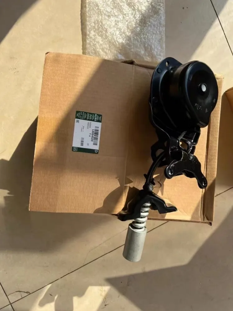 

Discovery 4 Range Rover Sport 2010-2013 winch assembly spare tire frame spare tire winch spare tire elevator LR064520 LR039486