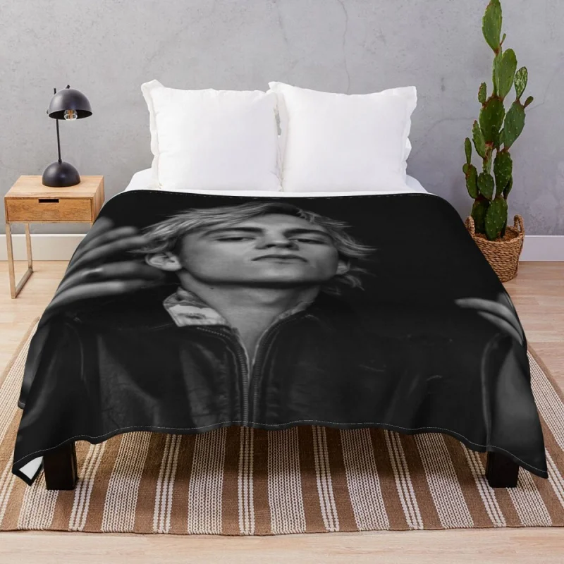 

Ross Lyn Thick blankets Veet Autumn Comfortable Throw Blanket for Bedding Sofa Camp Office