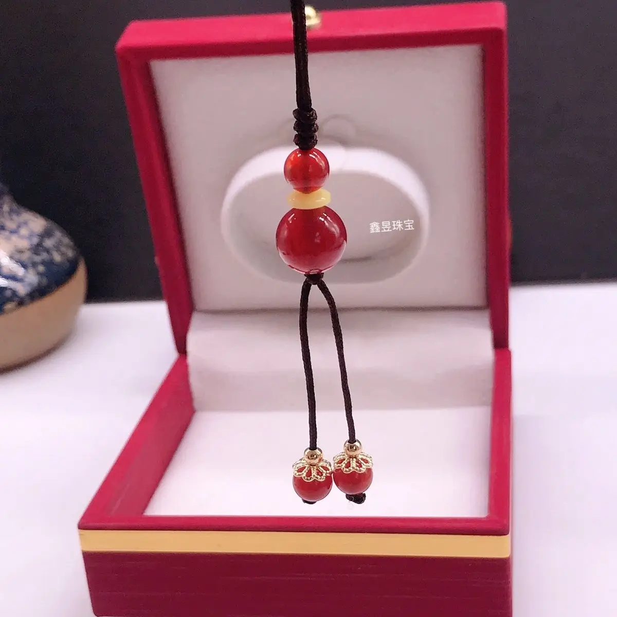 

Natural Red Agate Mobile Phone Pendant Simple Women's Versatile Bag Hanging Jewelry Keychain Pendant Versatile for Men and Women