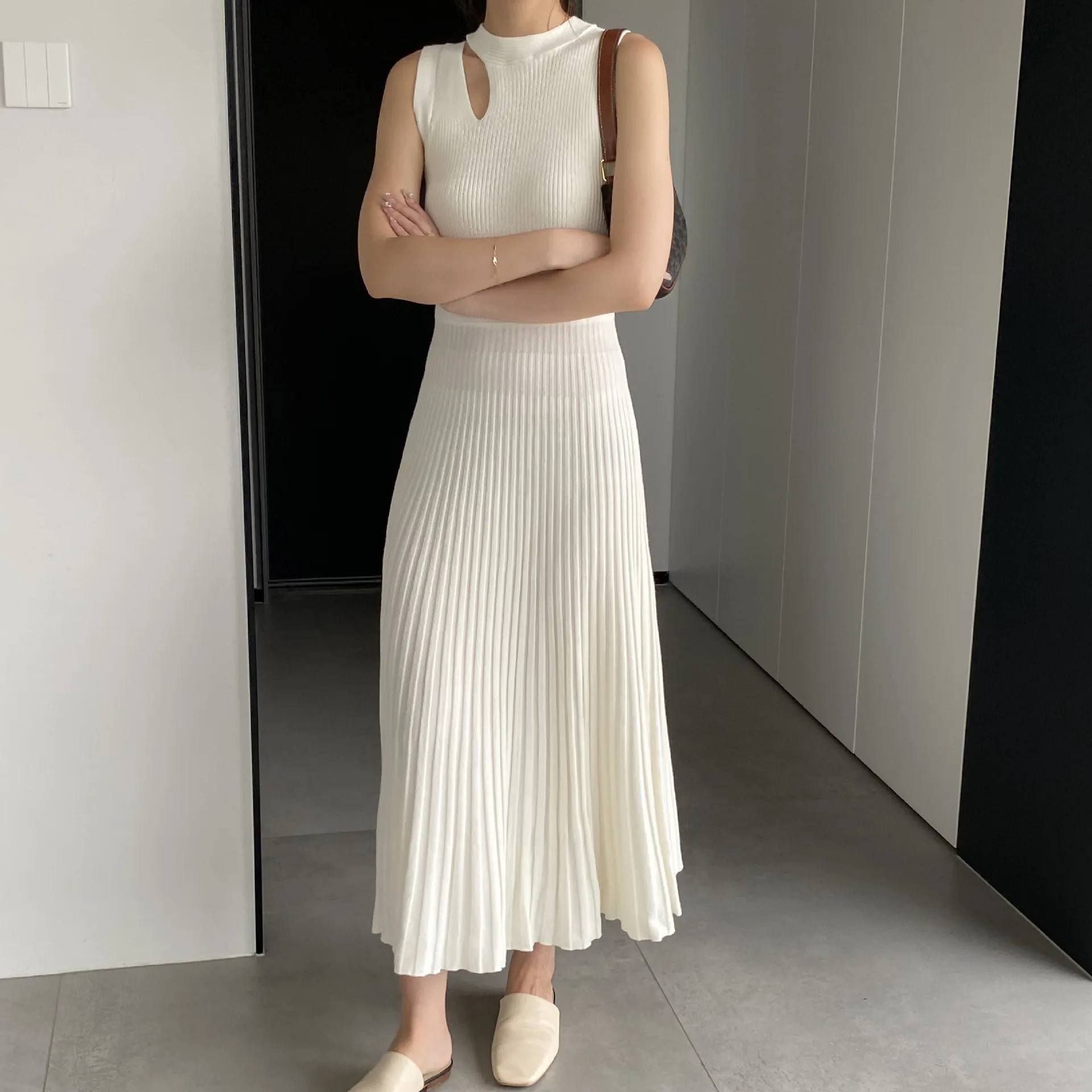 Женское трикотажное длинное платье без рукавов однотонное платье-свитер стрейч