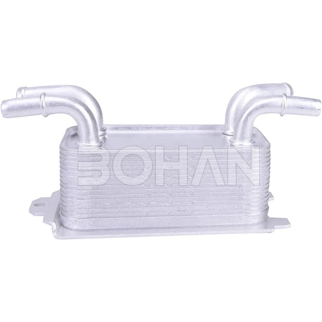 Радиатор масляного радиатора двигателя 30683022 30665937 30723129 30741956 90642 376729611 Для Volvo C30 C70