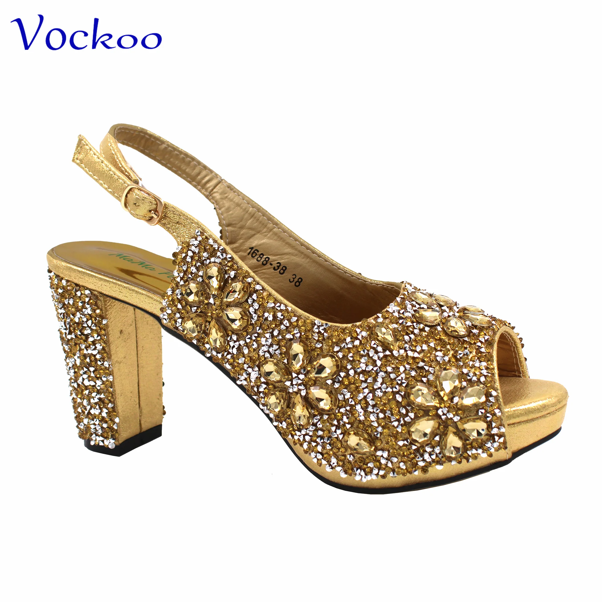 Рисунок 3 - Африканская женская обувь и сумка золотого цвета