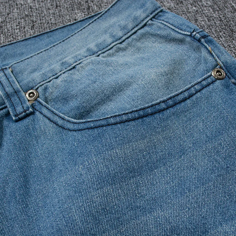 Men's Relaxed Fit Wide Leg Jeans Men Hip Hop Loose Skateboard Baggy Denim Pants Mens Autumn Bell Bottom Trousers Plus Size Jean