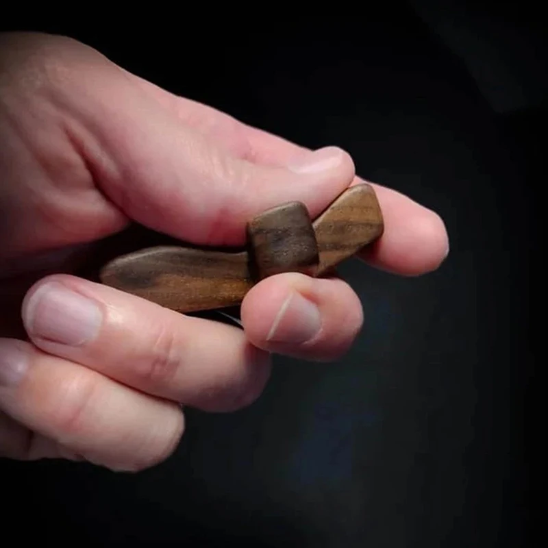 Религиозный деревянный крест