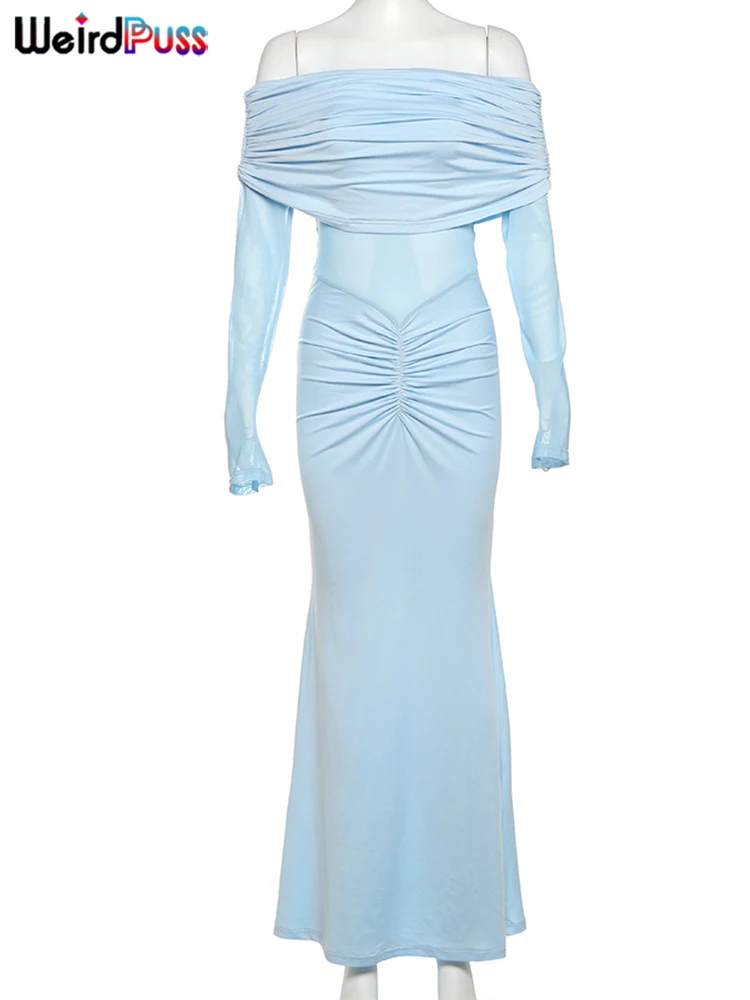 Женское платье с рюшами и вырезом лодочкой