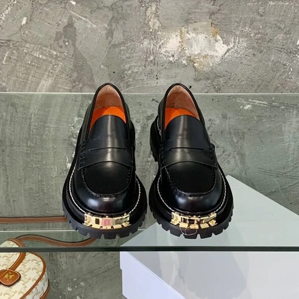 New large gold tooth thick bottom muffin loaf shoes women's autumn metal leather round head shallow mouth British casual shoes