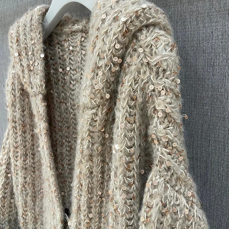 Рисунок 4 - Женский кардиган с капюшоном