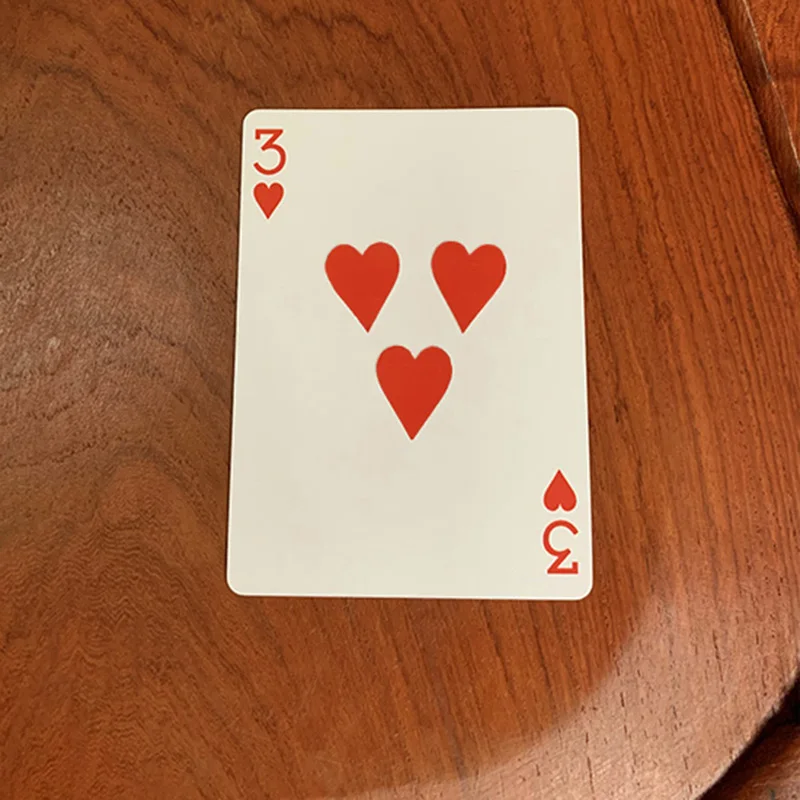 Her Heart от J.C Magic Крупным планом Волшебные трюки Три сердца на один покер Бар