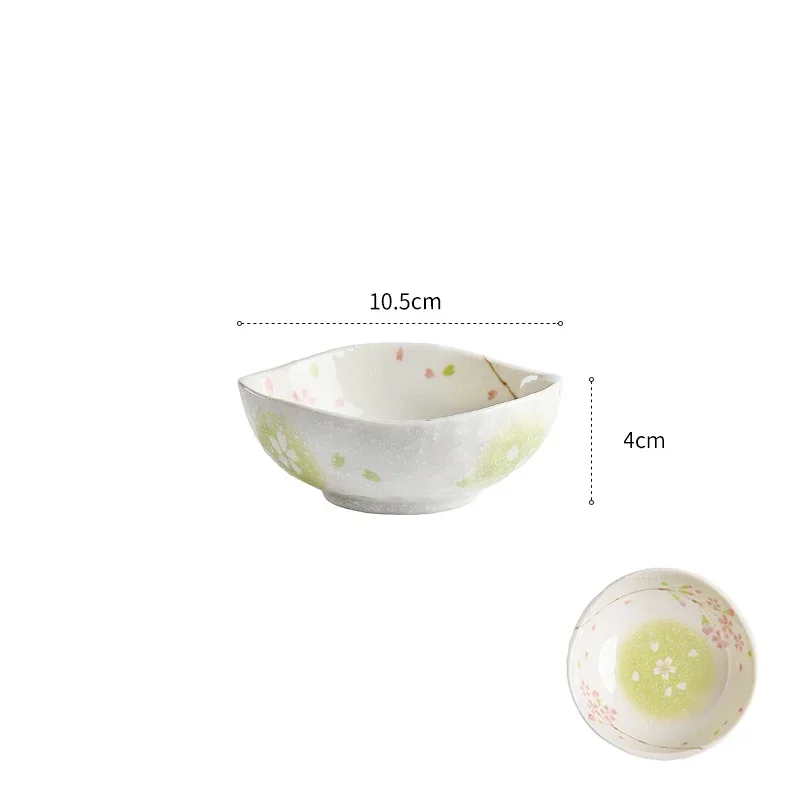 

Керамическая тарелка с цветочным узором