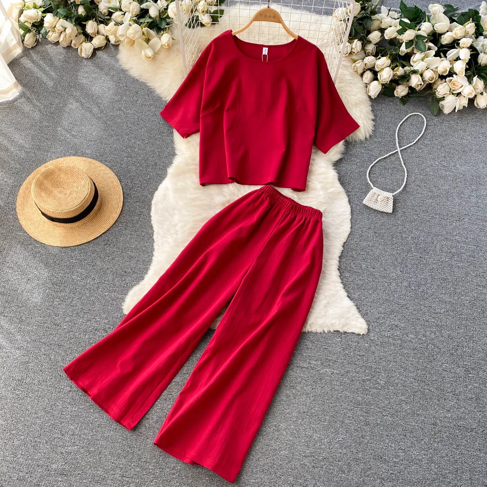 

Age-reducing Western-style Two-piece Suit Women's Summer Short-sleeved T-shirt Top Small Loose Wide-leg Nine-point Pants