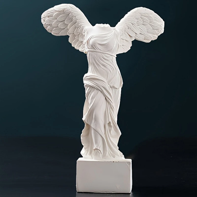 Статуя греческой богини победы