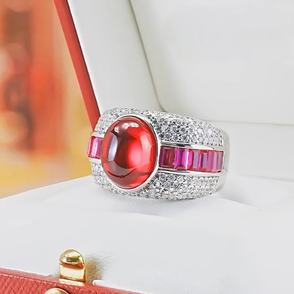 Женское кольцо с бриллиантами ювелирное изделие драгоценным камнем