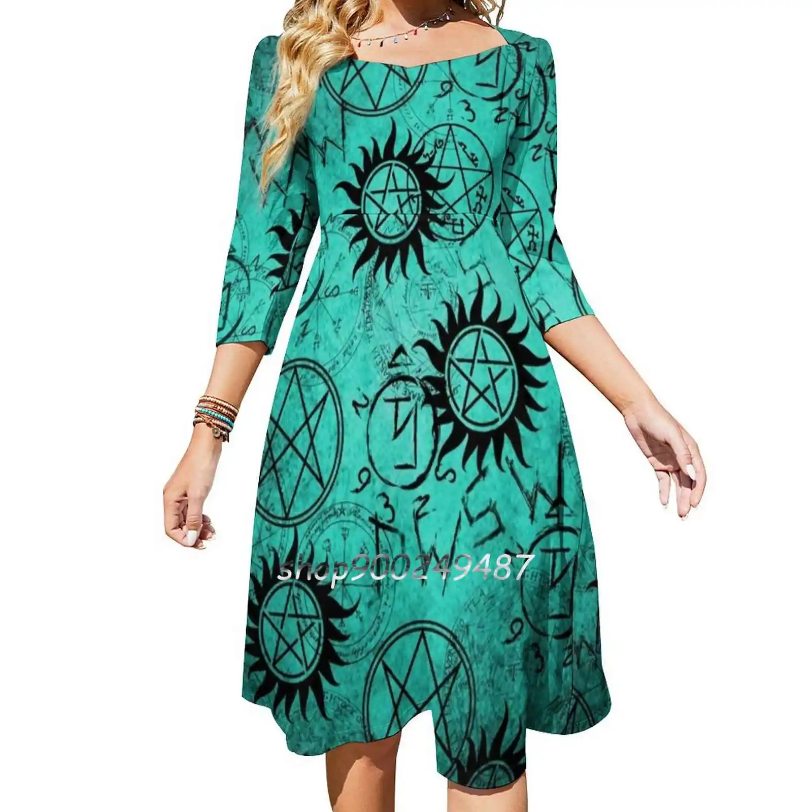 

Платье женское летнее с квадратным вырезом и лямкой на шее