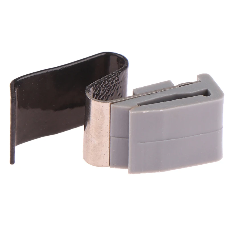 

1PCS For Mitsubishi Fuel Gas Lid Door With Spring Clip MR970563 MB642442