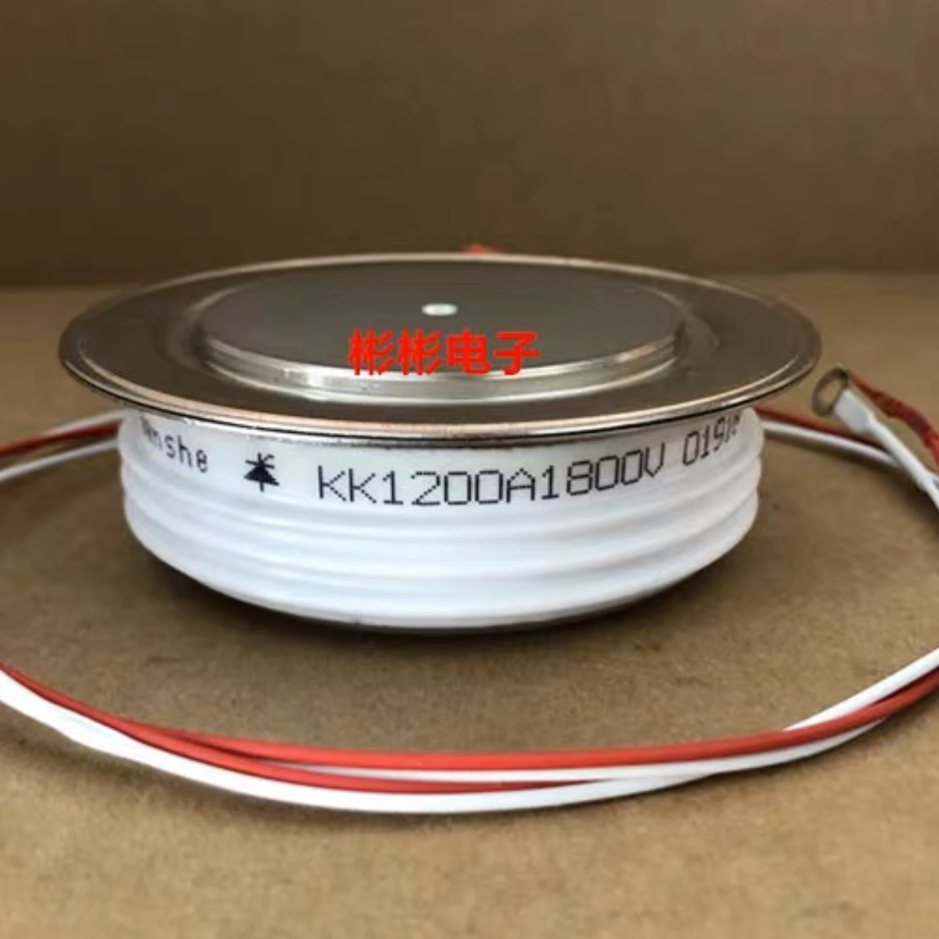 KK1200A 1800 в 2000 в 2200 в Средняя частота печи быстрый тиристор Y50KKE KK1200A 1800 в 2000 в 2200 в Средняя частота печи быстрый тиристор Y50KKE