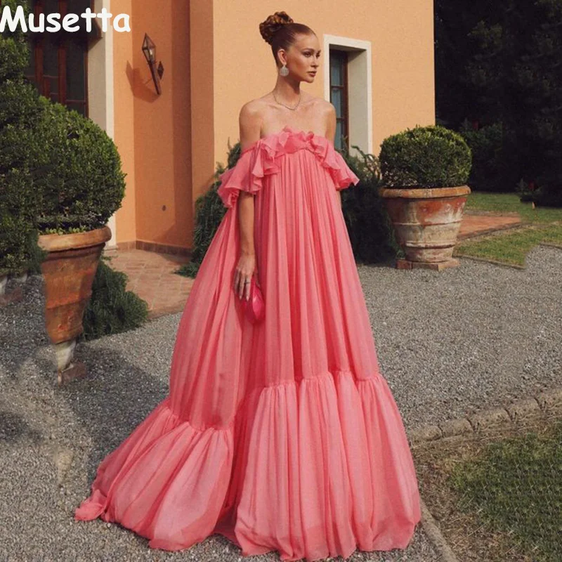 

Женское длинное платье с открытыми плечами Musetta, розовое вечернее платье-трапеция с открытой спиной и оборками, платье для выпускного вечера