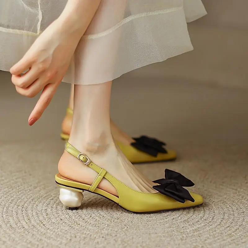 

2022 New Bow Leather Toe Sandals Female Net Red Middle Heel Square Head Fairy Style Back Empty Shoes Leather Sandals Women