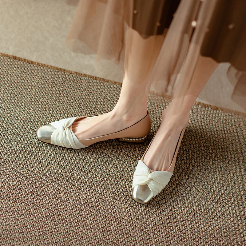 Square head silver cowhide pearl women's shoes, bow tie flower silk low heel thick heel beaded women's shoes