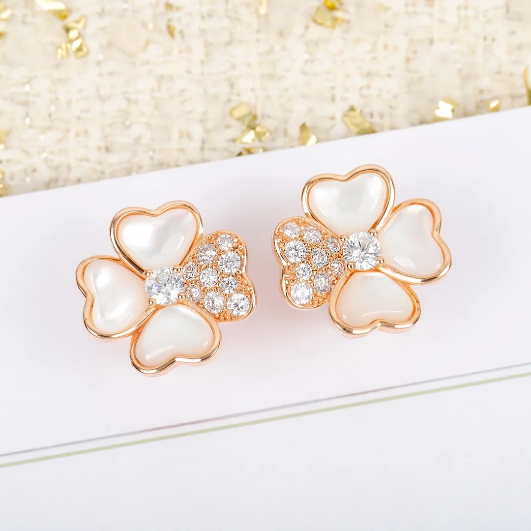 

Pearl Diamond Clover Petal Rose Gold Earrings For Women Ear Clip Top Quality Luxury Jewelry Designer Brand Wedding Gift