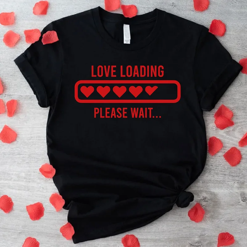

Футболка для влюбленных с надписью Love Loading пожалуйста, подождите пары, хлопковая Красная футболка, подарок на день Святого Валентина, футболка с коротким рукавом и графическим принтом высокого качества
