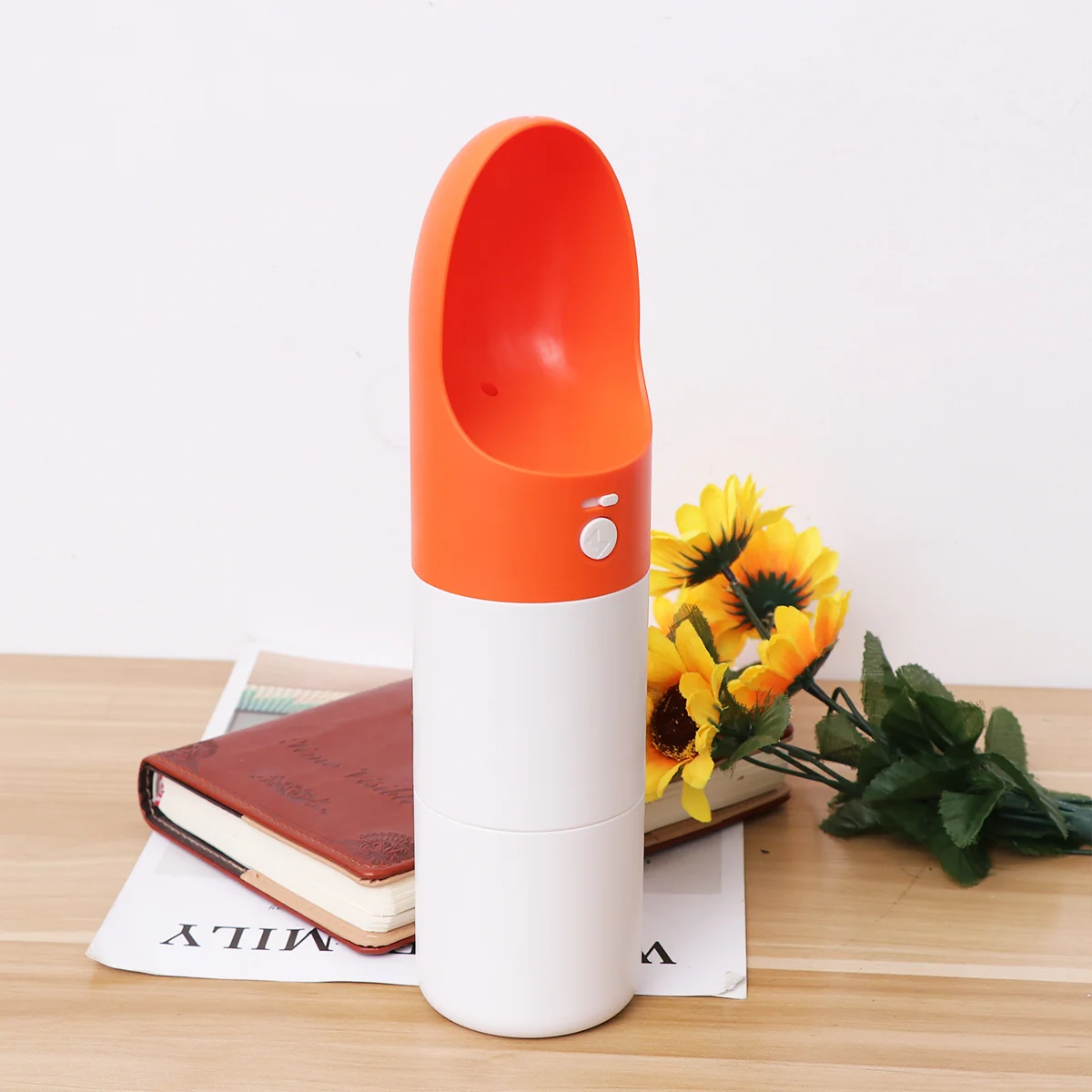 

1pc Pet Water Bottle Portable Pet Water Drink Bottle Cup with Bowl Outdoor Travel for Dog Cats (Orange)