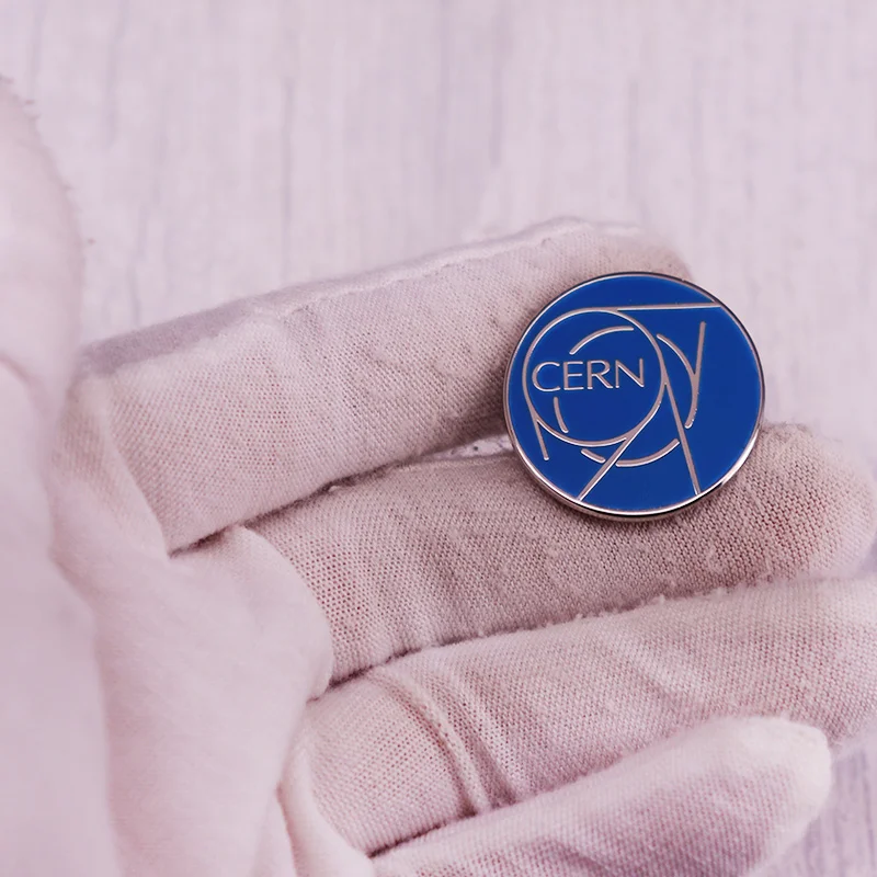 Европейский логотип организации ядерных исследований эмалированная булавка для