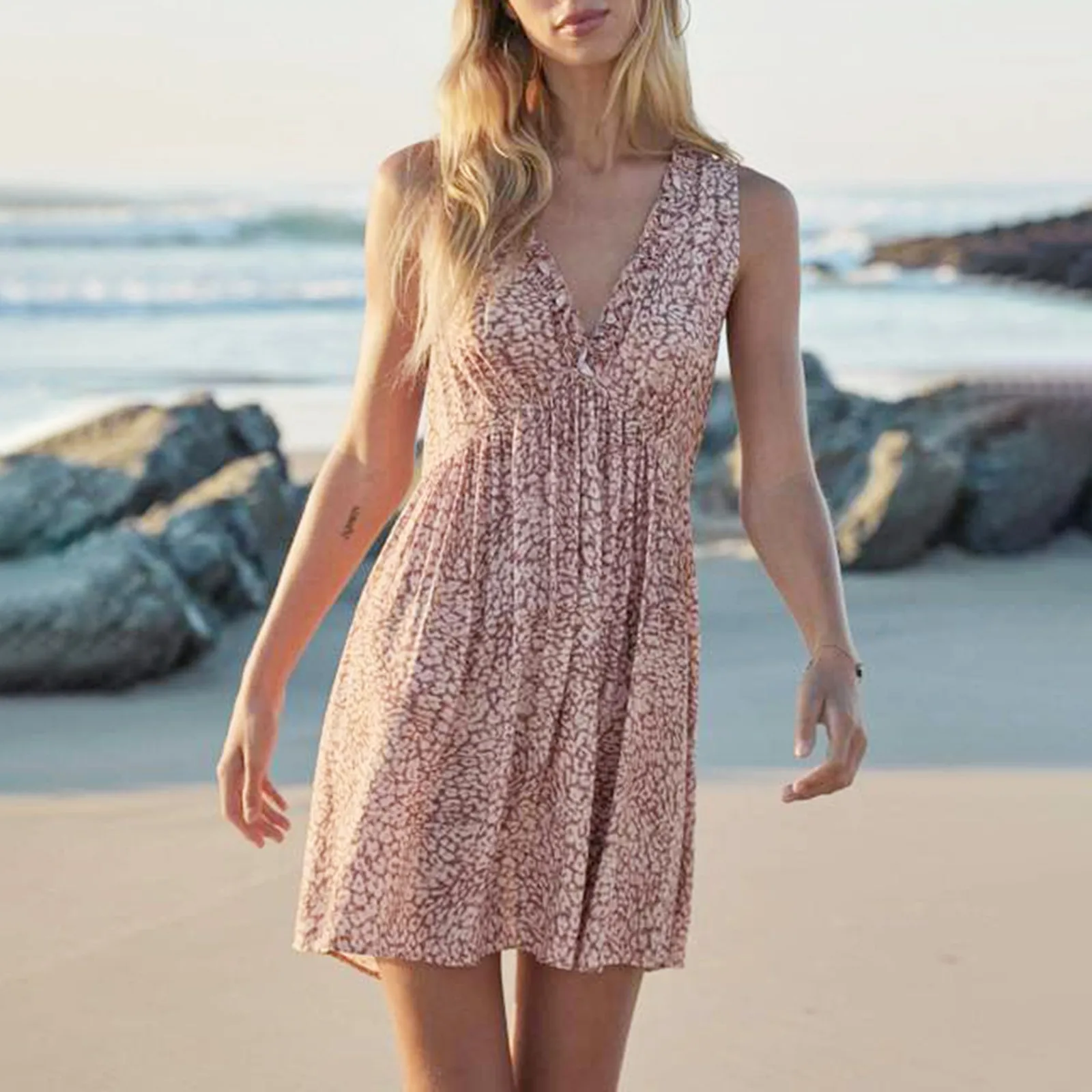 Платье женское без рукавов с леопардовым принтом и V-образным вырезом |