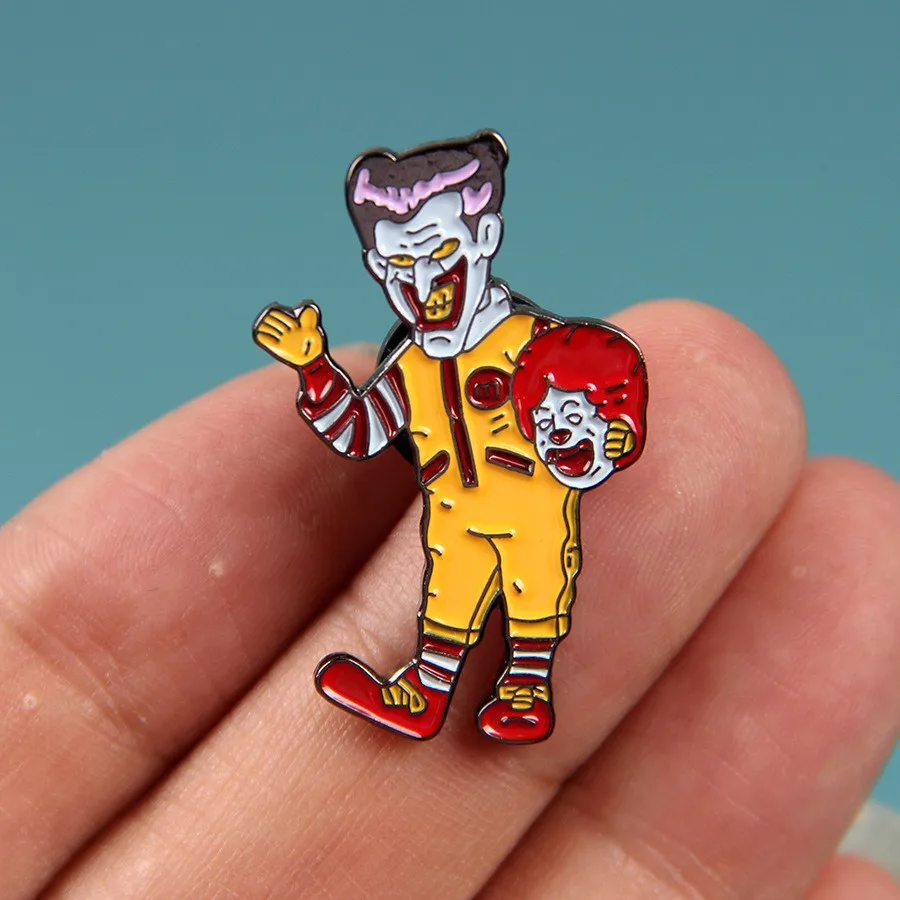 Металлическая брошь с эмалью в виде клоуна из аниме