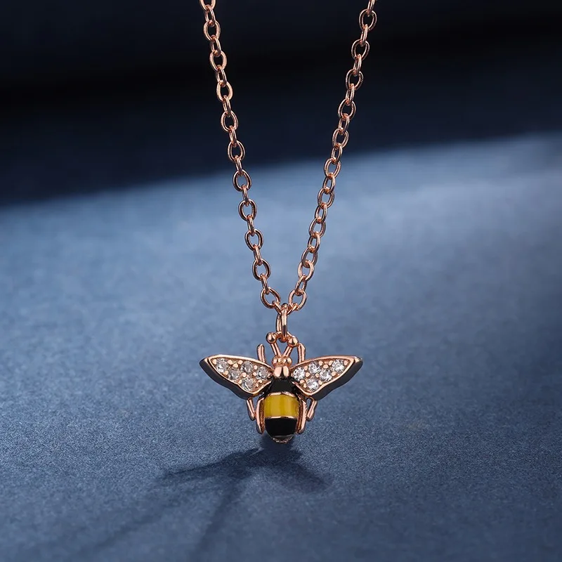 Ожерелье женское из серебра 925 пробы с подвеской в виде маленькой пчелы