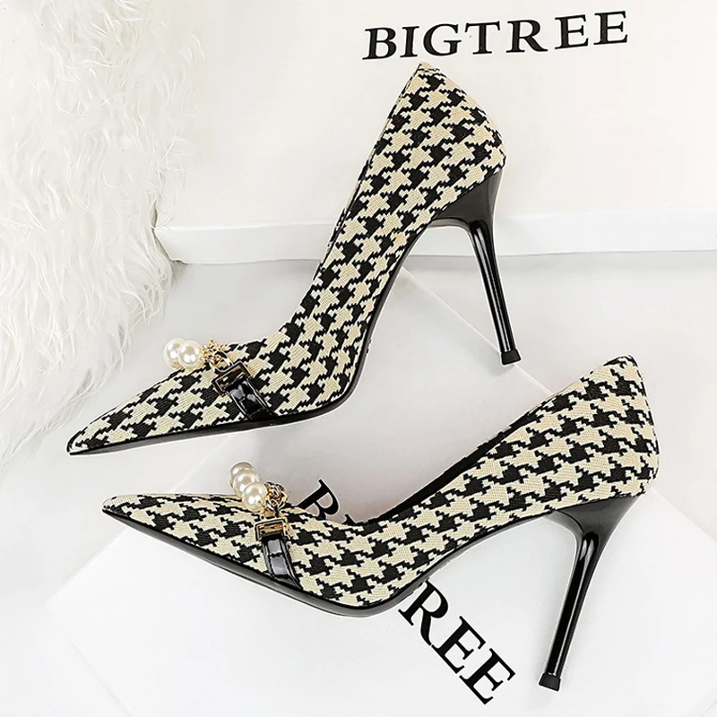 

BIGTREE 2023 Spring Women Pumps Pearl Metal Chain High-heels Checked Grain Stilettos Heels Luxury Banquet Shoes 43