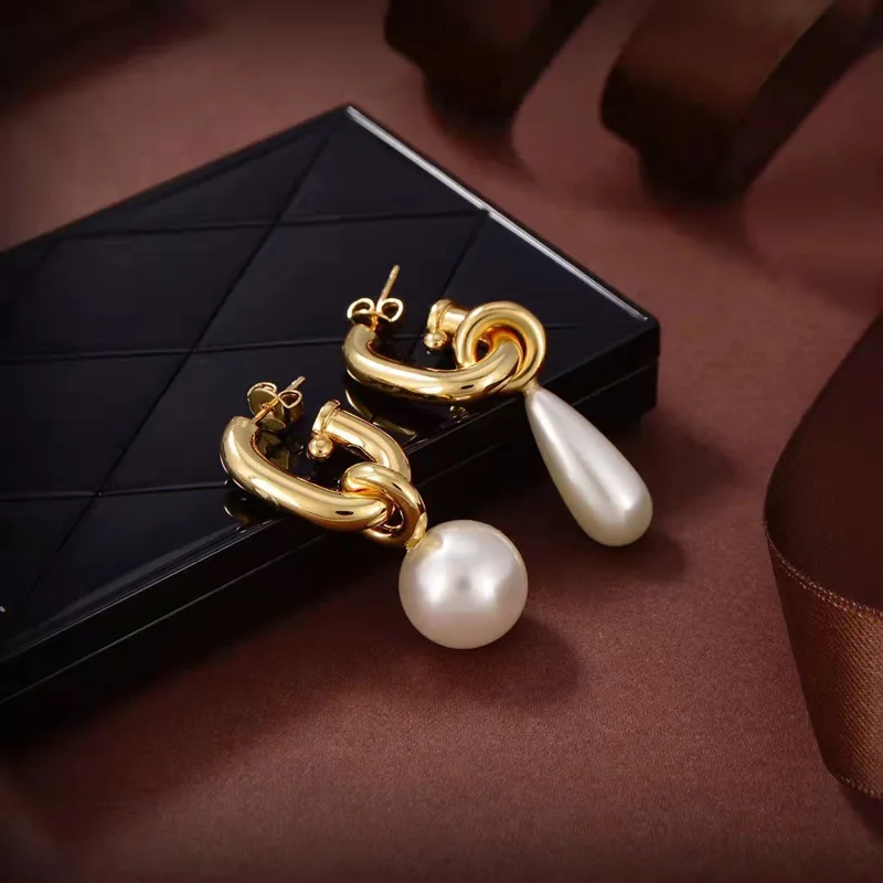 

New niche design temperament fashion personality earrings