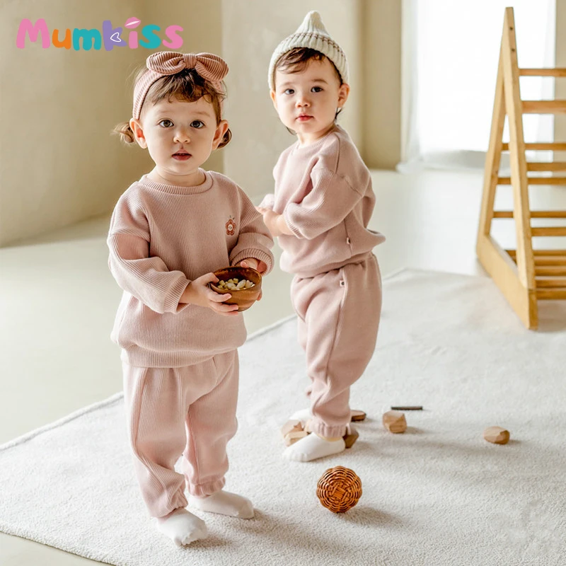 

Детские комплекты mumkiss на весну и осень, хлопковая однотонная одежда из 2 предметов с круглым вырезом, повседневный стиль, одежда для маленьк...