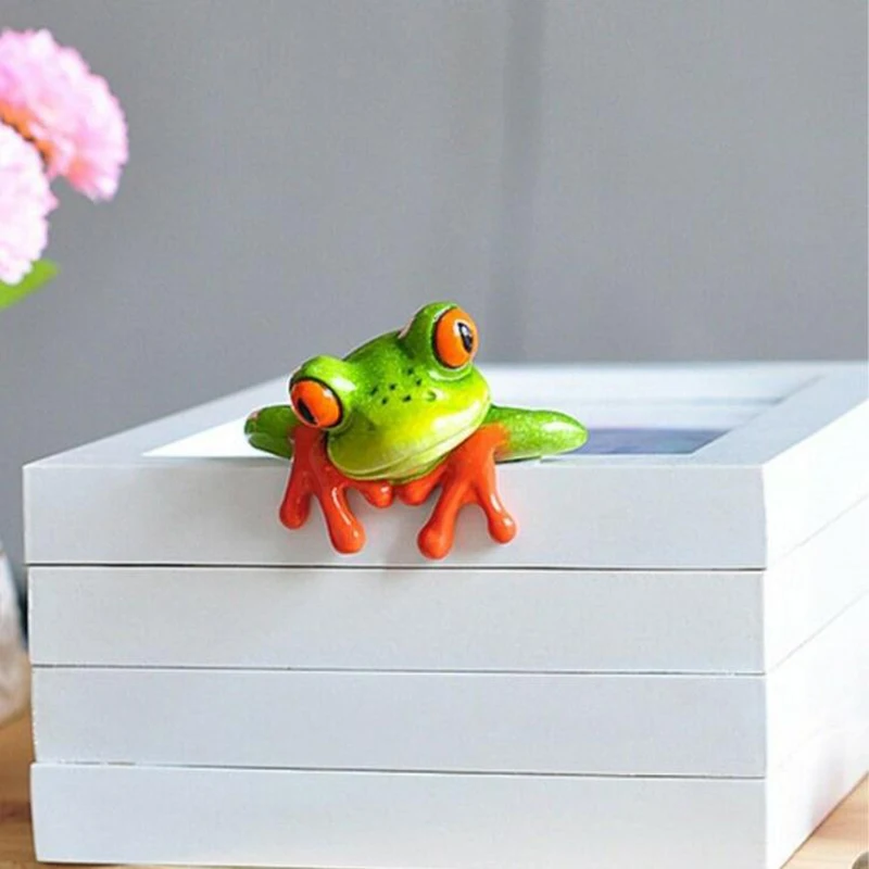 

3D Resin Frog Figurines Car And Desk Computer Decoration Observing Image 1PC