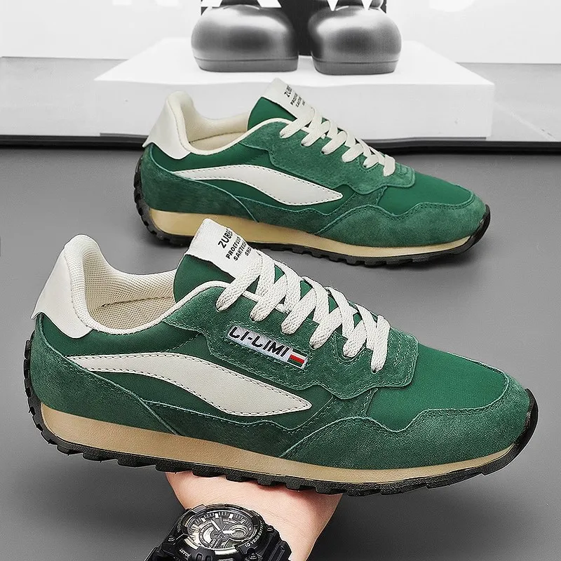 Мужская обувь Argan осенняя нескользящая спортивная с мягкой подошвой черная