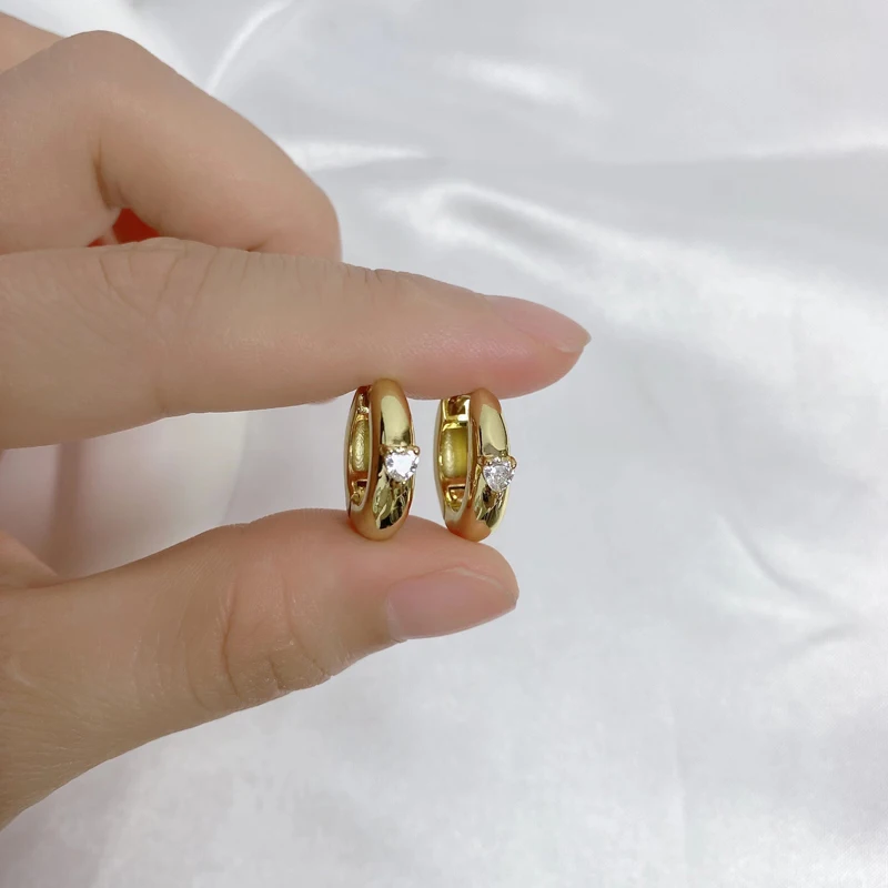 

5Pairs/lot Fashionable Earrings Jewelry Exquisite Fashion Design Micro CZ Heart Zircon Hoop Earrings Women Earrings Jewelry