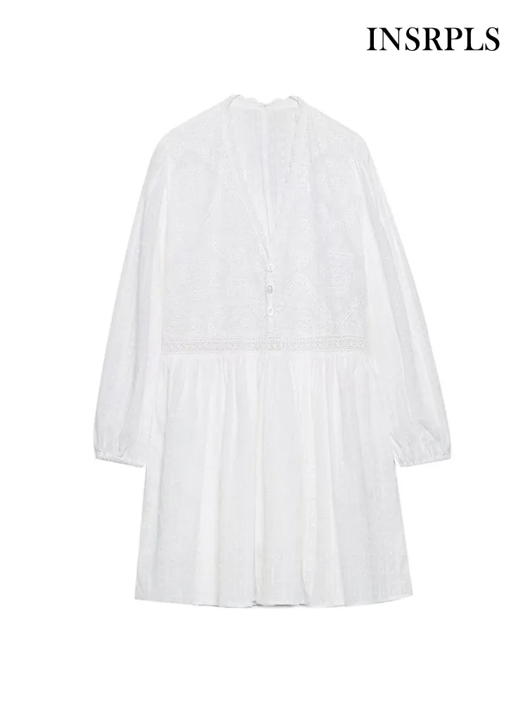 

Женское мини-платье с вышивкой, длинным рукавом и пуговицами спереди