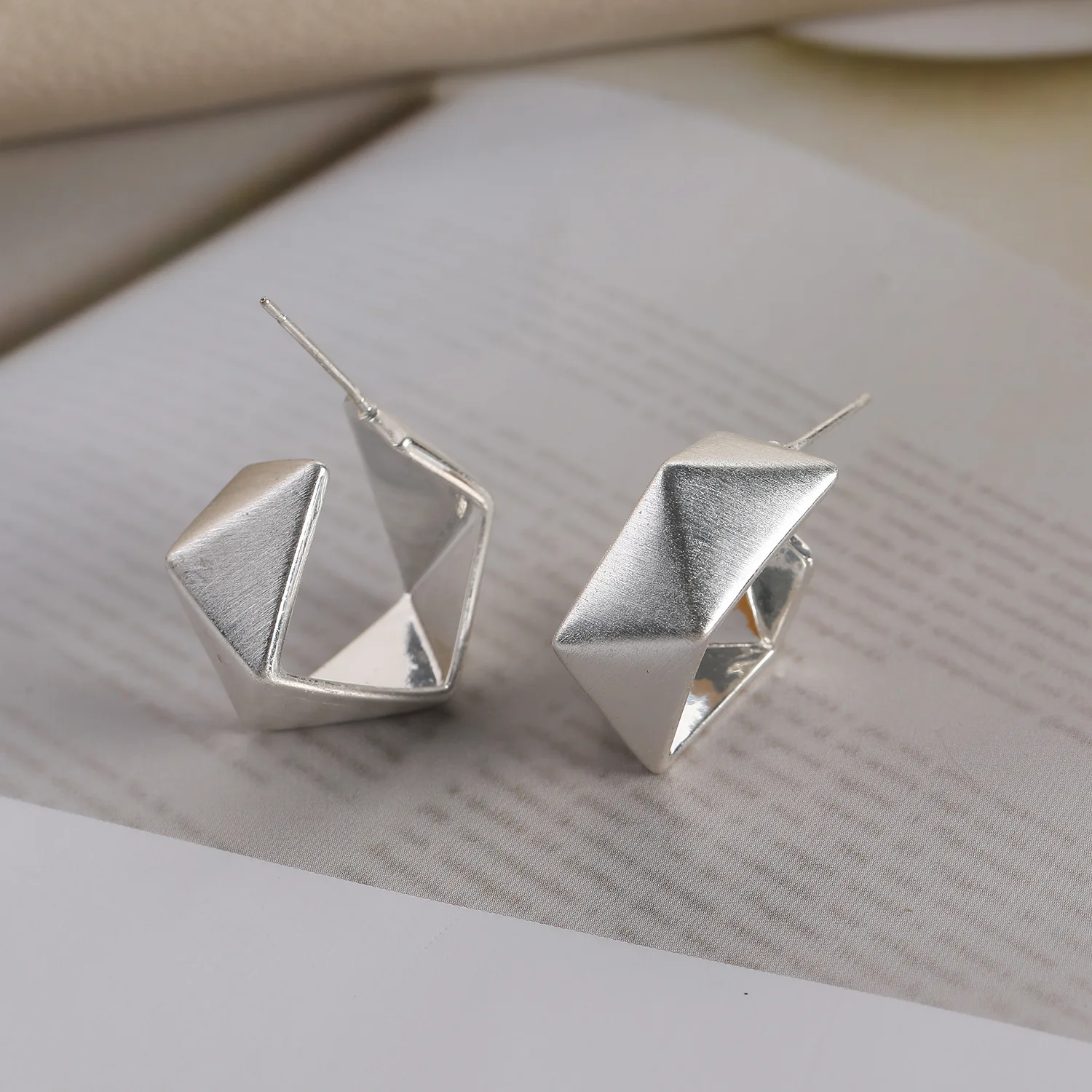 Punk Irregular Geometric Drop Stud Earrings for Women Female Fashion Exaggeration Dangle Statement Metal Party Jewelry Gifts