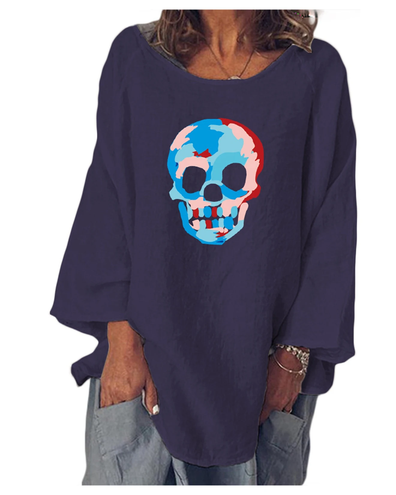 

Женская футболка с длинным рукавом и принтом черепа