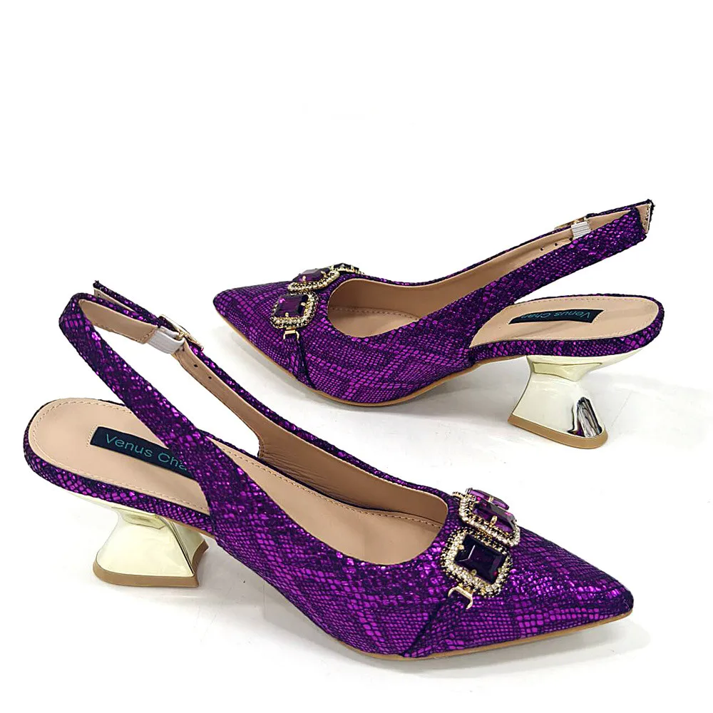 Африканский тренд бежевый фиолетовый атлас с фиолетовой линией изысканный декор