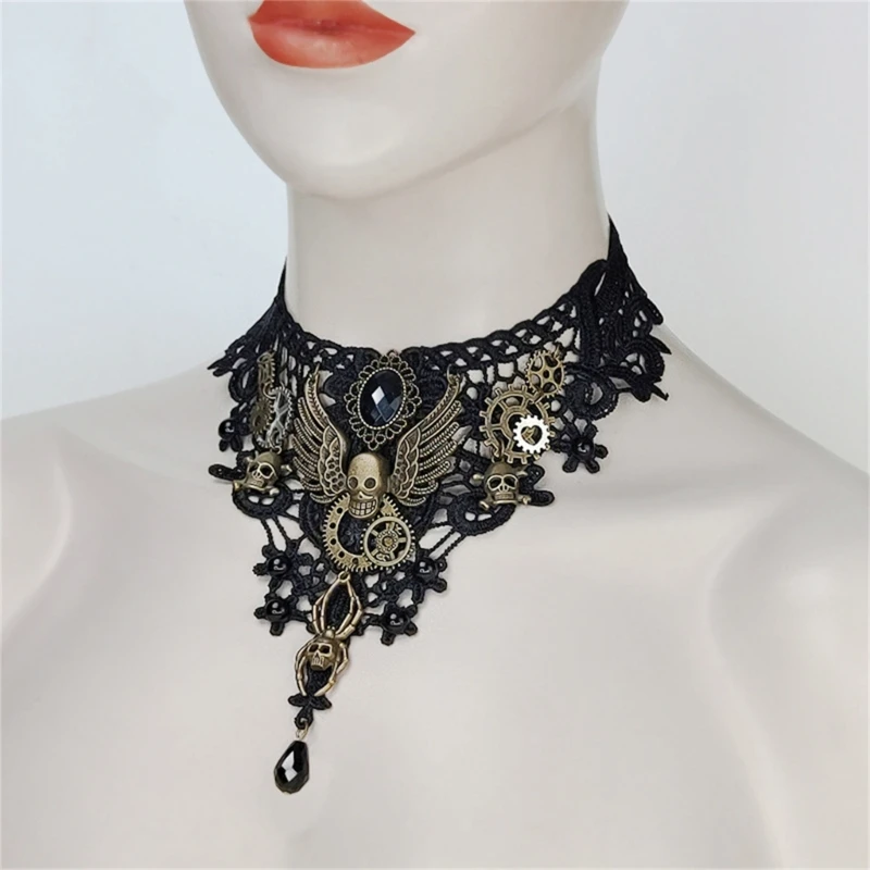 Рисунок 4 - Женский воротник в готическом стиле